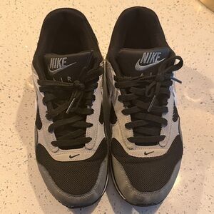 Nike Air Black and Gray Athletic Shoes